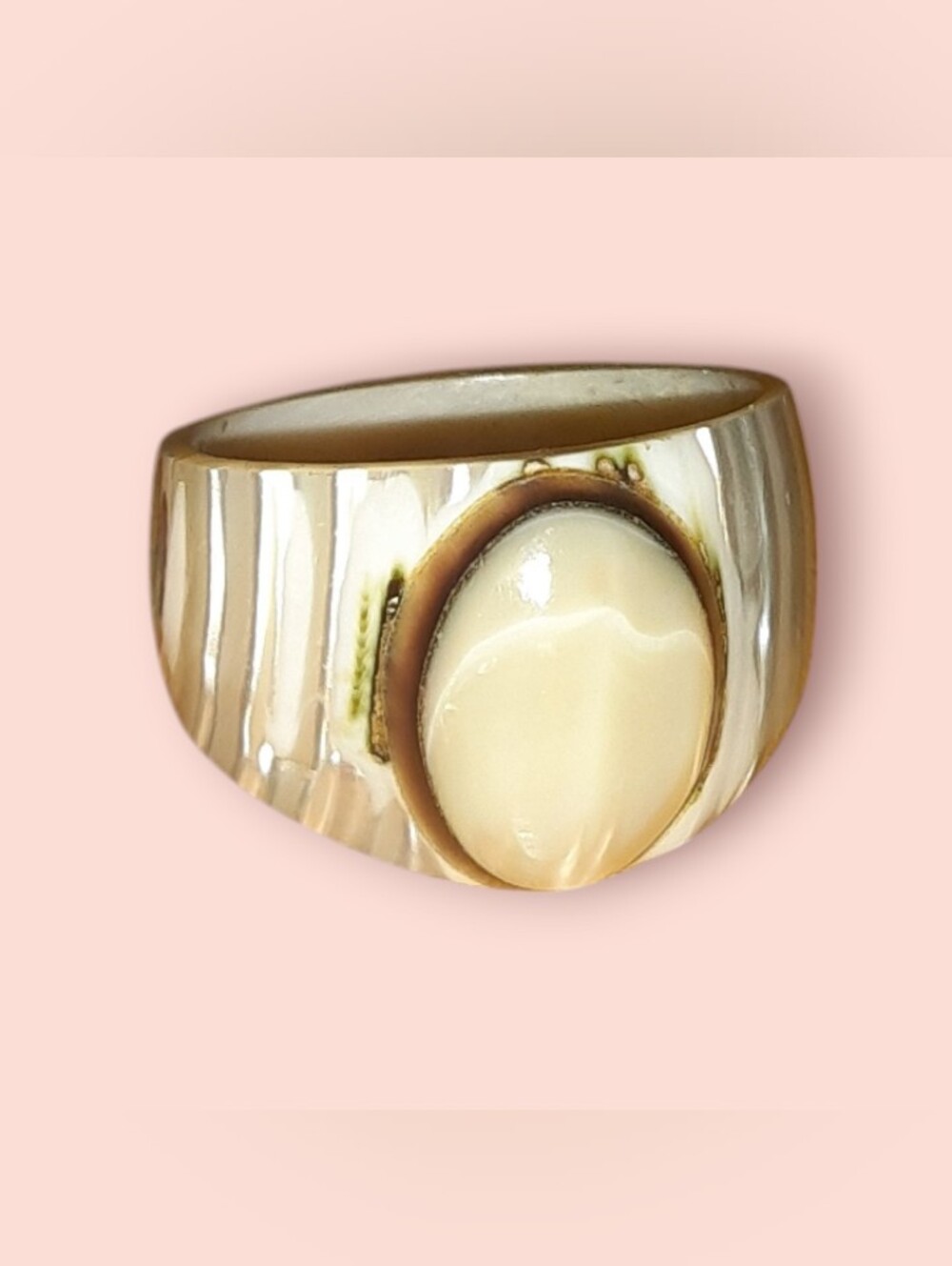 Vintage Genuine Mother of Pearl Shell Statement Ring Unisex